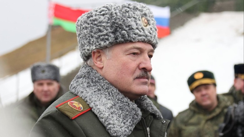 Lukashenka ngre kurth me pasaporta për kundërshtarët