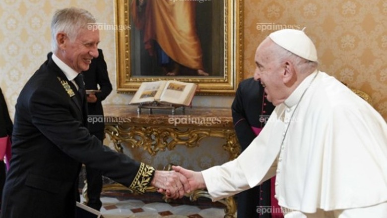 Ambasadori rus në Vatikan: Papa dëshiron që misioni i kardinalit Zuppi të vazhdojë