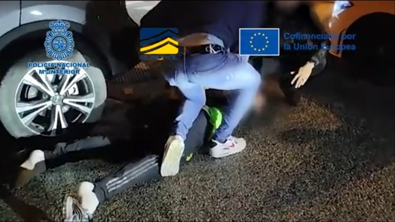 Europol shkatërron 6 banda kriminale në Spanjë, 197 të arrestuar, mes tyre edhe shqiptarë! Trafikuan armë dhe 8 ton drogë