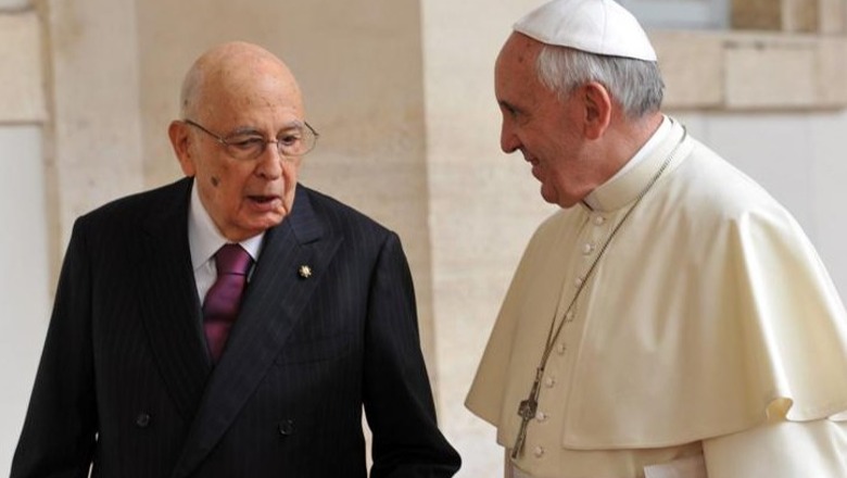 Papa Françesku telegram ngushëllimi bashkëshortes së ish-Presidentit italian Giorgio Napolitano