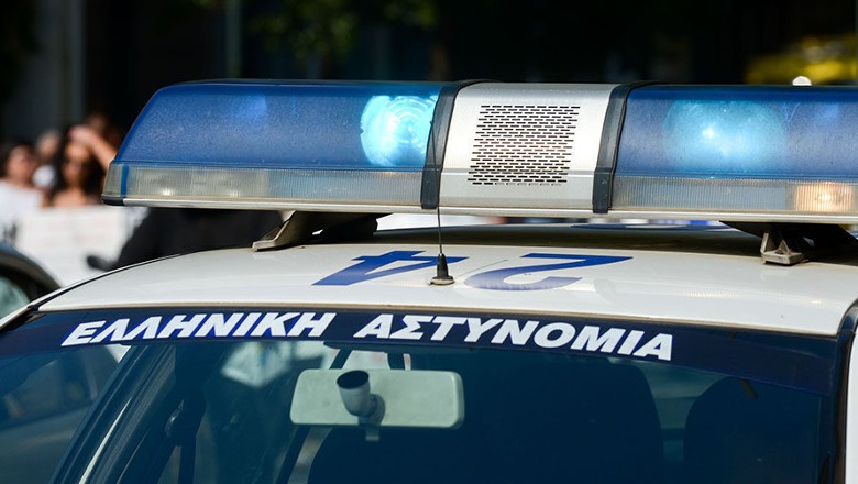 I mbante mbyllur dhe dhunonte gruan e fëmijën e tyre, kapet 28 vjeçari shqiptar në Greqi