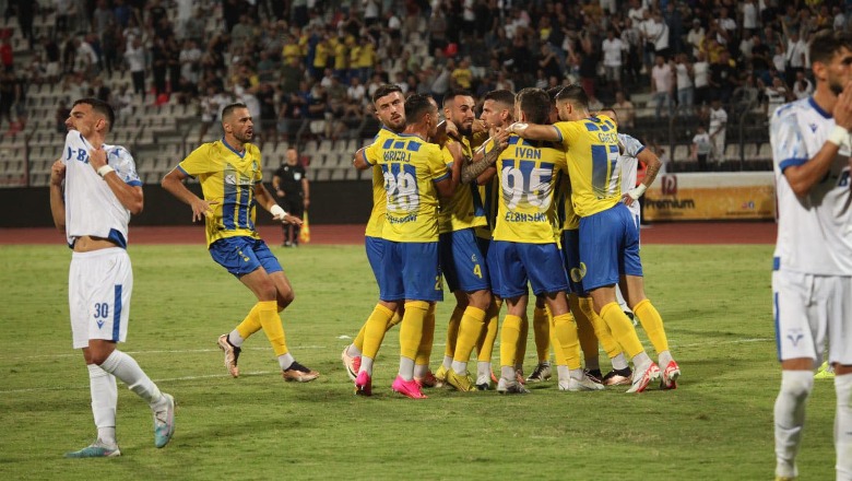 VIDEO/ Përmbysje e çmendur dhe 5 gola, Elbasani fiton me Apoloninë dhe merr kreun e Kategorisë së Parë
