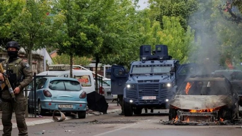 Gjendet edhe një makinë me armatime në veri të Kosovës