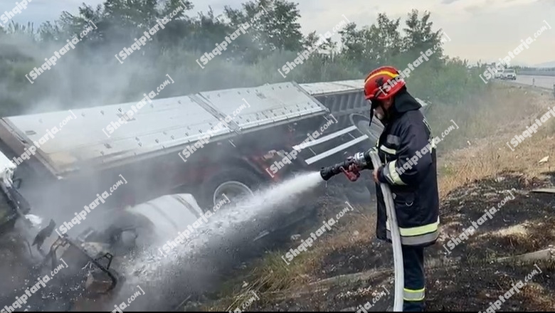 Digjet kamioni pranë autostradës Vlorë-Fier, anjë i lënduar 