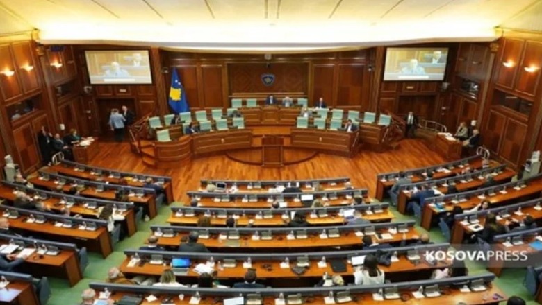 Mblidhet Kuvendi i Kosovës, mbahet një minutë heshtje në nder të policit Afrim Bunjaku