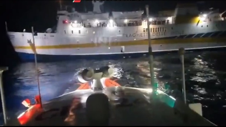 Shpërthen zjarri në bordin e tragetit në Itali, evakuohen dhjetëra pasagjerë 