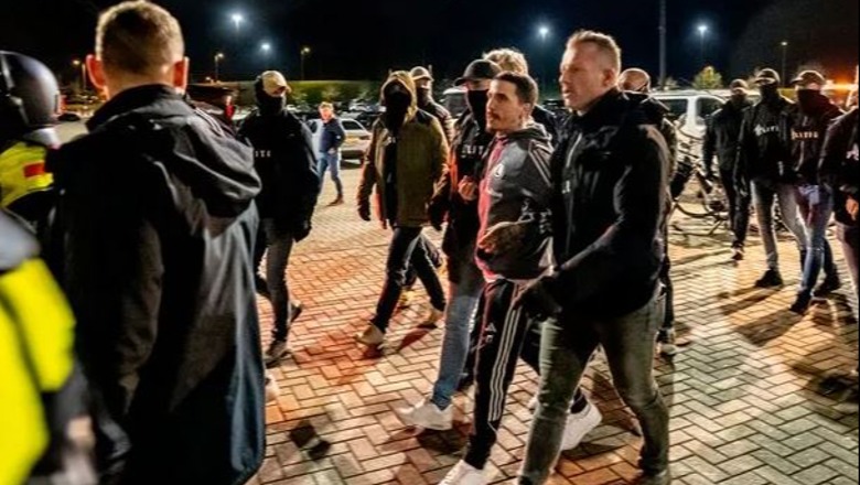 VIDEO/ Skandal në CL, policia holandeze arreston dy lojtarët e Legia-s së Varshavës! Presidenti dhe futbollistët përleshen me sigurinë