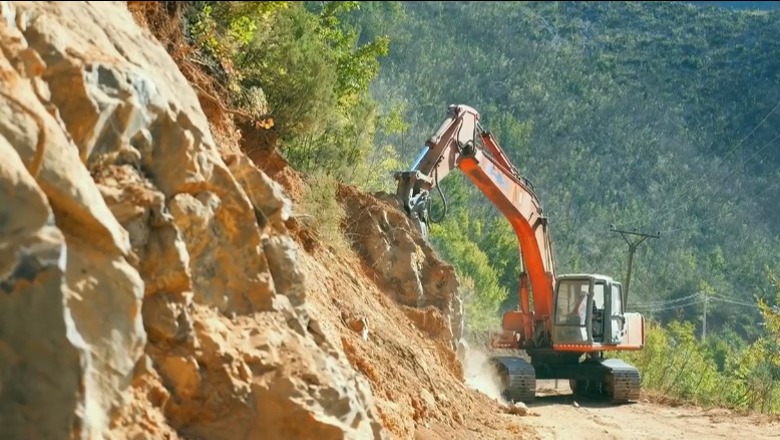 VIDEO/ Vijon puna për ndërtimin e rrugës së Dukagjinit, segmenti 17 km i gjatë do lehtësojë qarkullimin në veri të Shqipërisë
