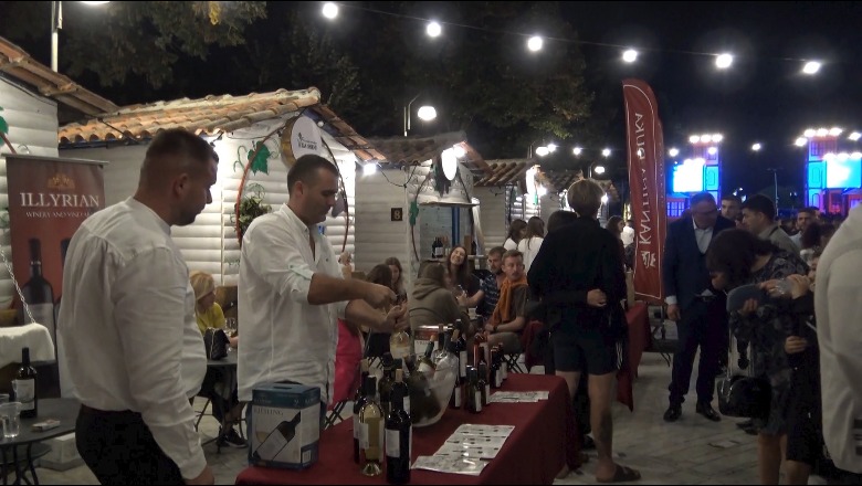 Mbahet Festivali i Verës në Berat, 33 kantina në panair! Për herë të parë prezantohet vera e arbëreshëve