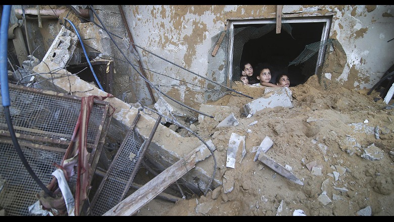Lufta/ 1200 persona të bllokuar nën rrënoja në Gaza