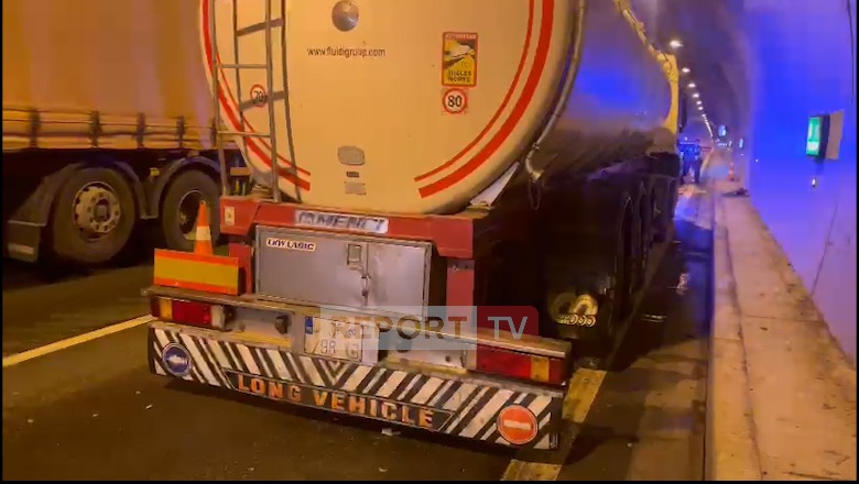 VIDEO/ Autoboti përplaset me dy makina në tunelin e Kalimashit, ndërrojnë jetë 2 persona! Bllokohet qarkullimi në njërin kah të Rrugës së Kombit