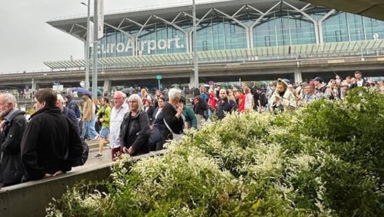 Alarm për bombë, evakuohet aeroporti i Bazelit në Zvicër për arsye sigurie