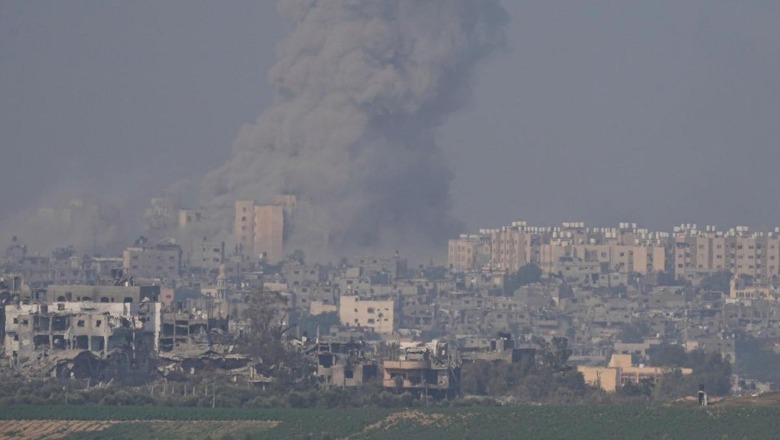 Palestinezët: Izraeli kryen sulme ajrore afër spitalit më të madh në Gaza