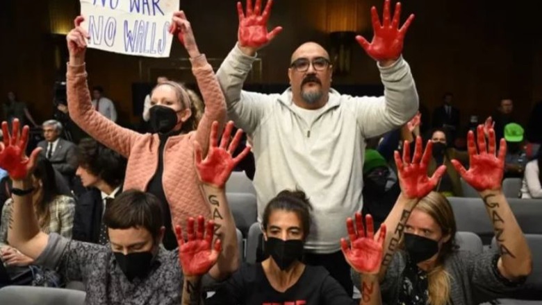 SHBA/ Protestuesit pro-palestinez hyjnë në Senat me duart e “gjakosura”, pengojnë sekretarin Blinken të flasë