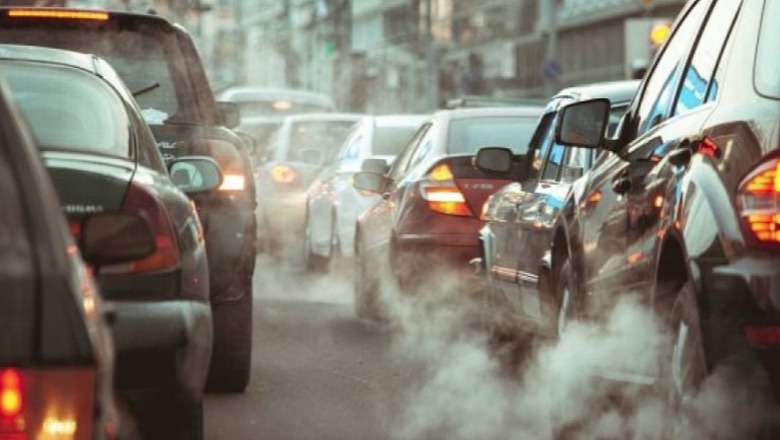 Ndotja e ajrit nga makinat, raporti: Mosha mesatare e mjeteve nuk është ulur, dominon nafta