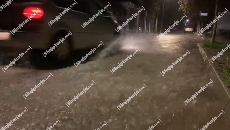 Reshjet e dendura të shiut në Korçë, 5600 familje pa energji elektrike