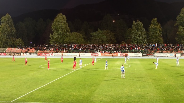VIDEO/ Pesë ndeshje pa fitore për korçarët, Skënderbeu dhe Tirana barazojnë 1-1! Tifozët godasin me gurë autobusin e miqve