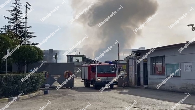 Zjarri në pikën e grumbullimit të skrapit, prokuroria e Elbasanit nis hetimet për ndotje të ajrit ndaj firmës ‘Kurum’