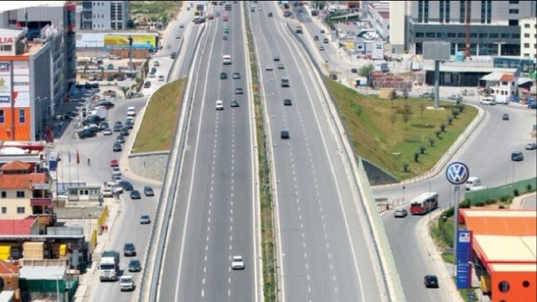 Në 2024 nis zgjerimi i autostradës Tiranë-Durrës, i shtohen 2 korsi njëra për emergjencat! Para sezonit veror hapet tuneli i Llogarasë