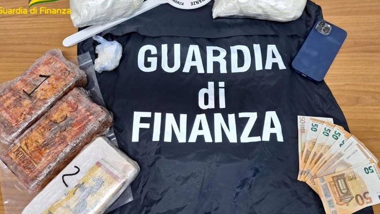 Itali/ Arrestohen 2 shqiptarë për shitje të lëndëve narkotike, sekuestrohen 3 kilogramë kokainë (VIDEO)