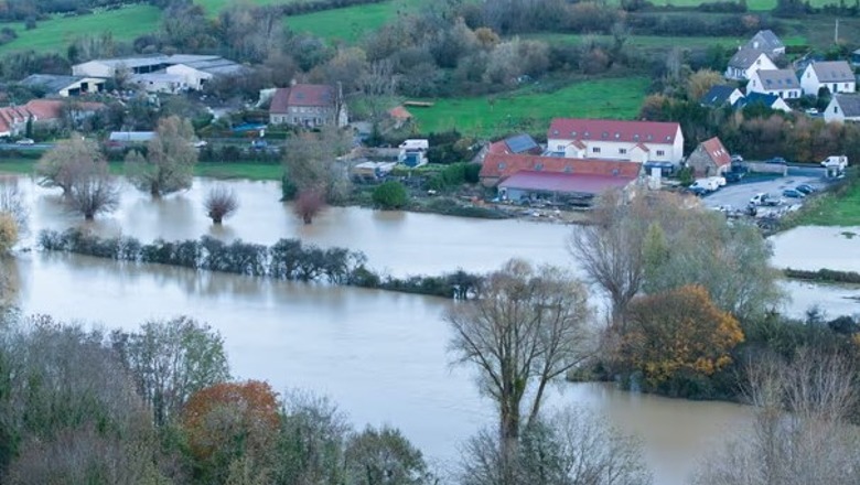 Mot i keq dhe përmbytje, gjendje e jashtëzakonshme në disa zona në Francë