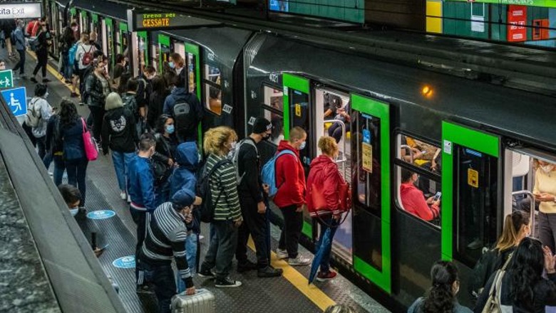 Skalitje e domosdoshme njerëzore në një metro’
