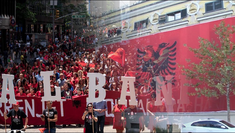 Parada e shqiptarëve zhvendoset nga New York në Tiranë! 150 ansamble e mijëra pjesëmarrës në Ditën e Pavarësisë! Kambo: Forcojmë lidhjet mes shqiptarëve kudo në botë
