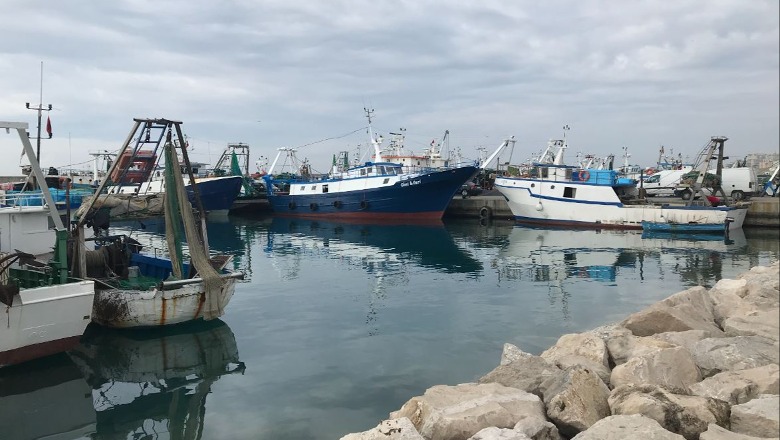Durrës, 42 vjeçari nga Tirana gjendet i pajetë në portin e peshkimit, ja çfarë dyshohet