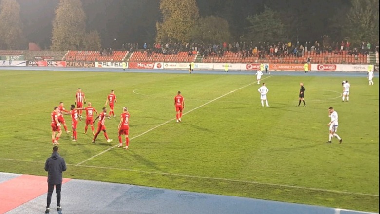Teuta katër ndeshje pa fitore, Skënderbeu i mund 3-1 në Korçë dhe i 'zhyt' në fundin e Superligës (VIDEO)