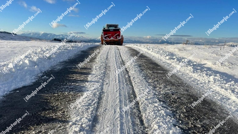 Situata nga reshjet e borës në Korçë, disa fshatra në Maliq e Pogradec, pa drita! Turistët shtojnë rezervimet në Voskopojë dhe Dardhë
