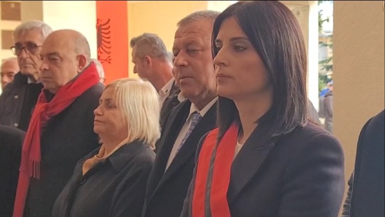 Dita e Çlirimit,  kryetarja e bashkisë në Durrës homazhe në ambientet e Mauzeloumit: Nderojmë heronjtë që dhanë jetën për Atdheun