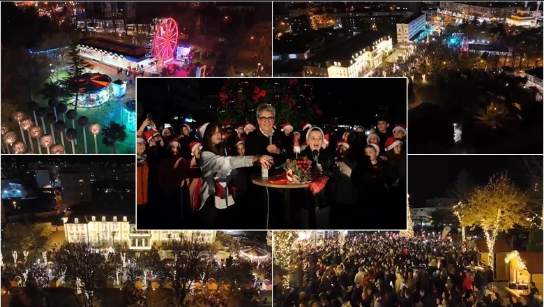 VIDEO/Shkodra ndez dritat e festave të fundvitit me ceremoni ndryshe nga të tjerat! Sheshi i mbushur plotë me qytetarë