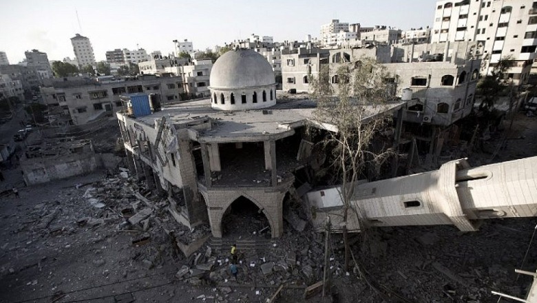 Izraeli bombardon 3 xhami në Gaza