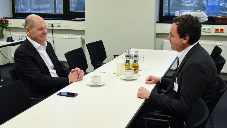 Kurti takohet me Scholz në kongresin e SPD-së: Nënvizuam fuqinë e marrëdhënieve tona dypalëshe