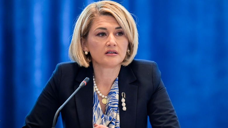 Kosovë/ Kryetarja e grupit parlamentar të Vetëvendosjes, Kusari: Drafti i Asociacionit mund të ketë ndryshime dhe nuk do të ketë pushtet të tretë 