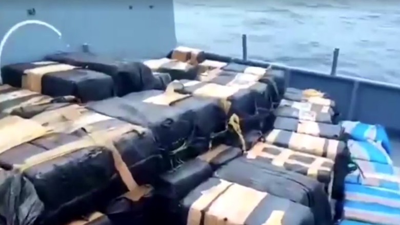 VIDEO nga megaoperacioni/ Sekuestrohen 380 ton drogë nga marina Kolumbiane