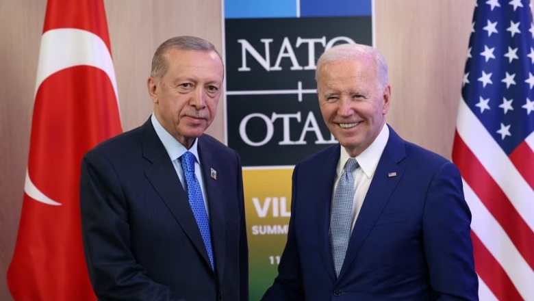 Biden dhe Erdogan bisedojnë për anëtarësimin e Suedisë në NATO
