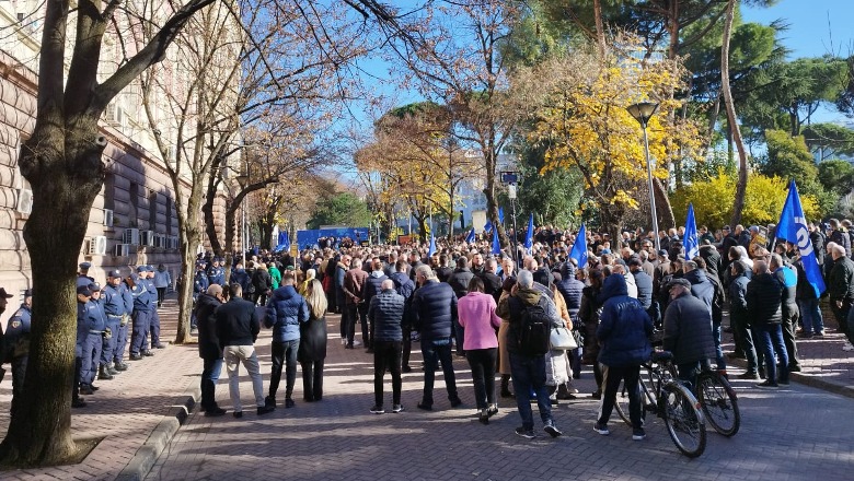 Protesta e Berishës kundër SPAK, një dështim i paralajmëruar