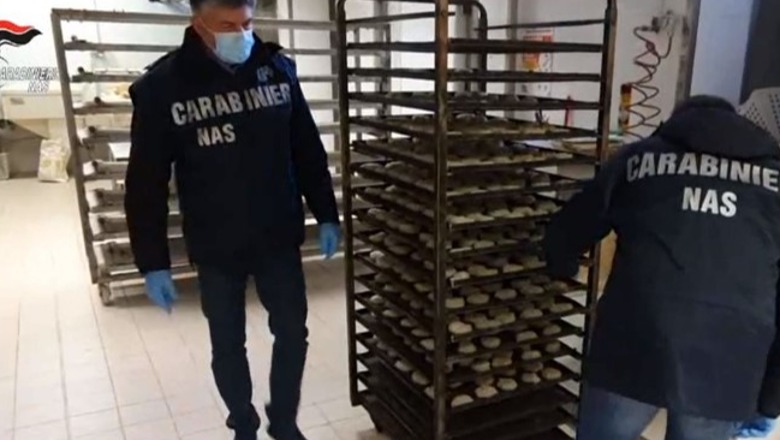 Itali, policia sekuestron 39 tonë ëmbëlsira para Krishtlindjeve