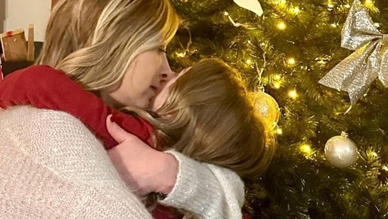 Krishtlindjet e para pa bashkëshortin, Giorgia Meloni e përqafuar me vajzën uron besimtarët e krishterë