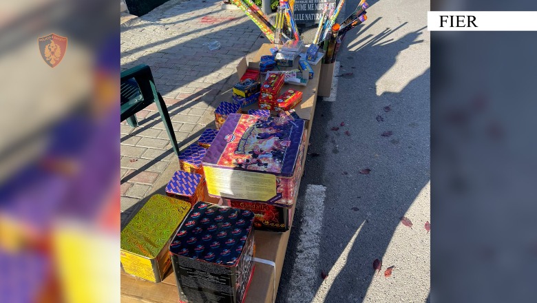 Shiste fishekzjarrë dhe kapsolla kontrabandë, vihet nën hetim pronari i një dyqani në Roskovec
