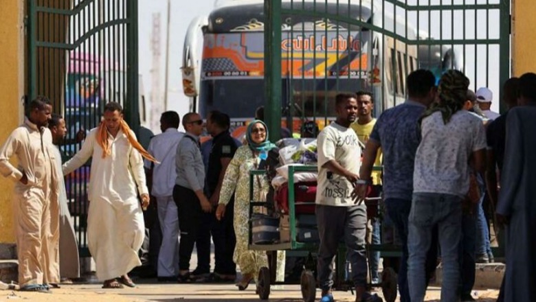 Egjipti u bën thirrje qytetarëve të largohen nga Sudani