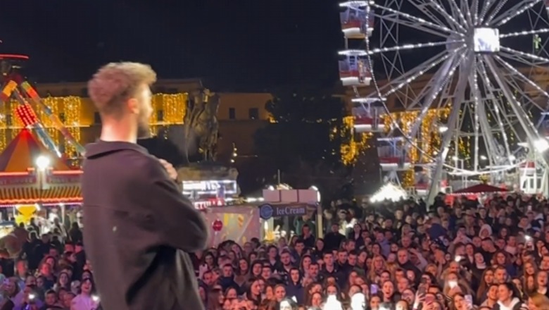 VIDEO/ ‘Te Ana’, Sardi Strugaj mbush sheshin ‘Skëndërbej’, performon këngën që bëri bujë në ‘5 herë jo’