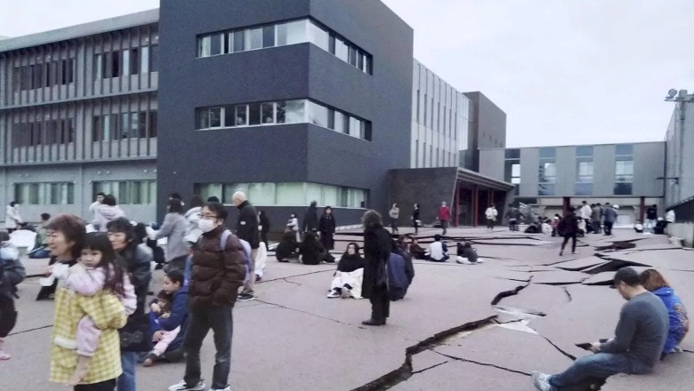 Japonia goditet nga lëkundje tërmeti të forta, shikoni si është çarë asfalti 