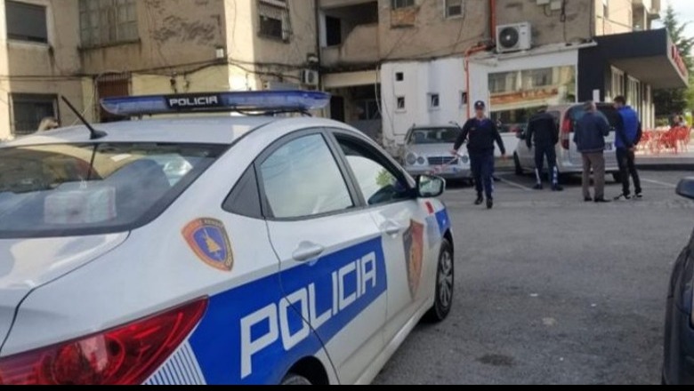 Goditi punonjësin e policisë në gjendje të dehur dhe e kërcënoi me thikë, arrestohet 27-vjeçari në Tiranë