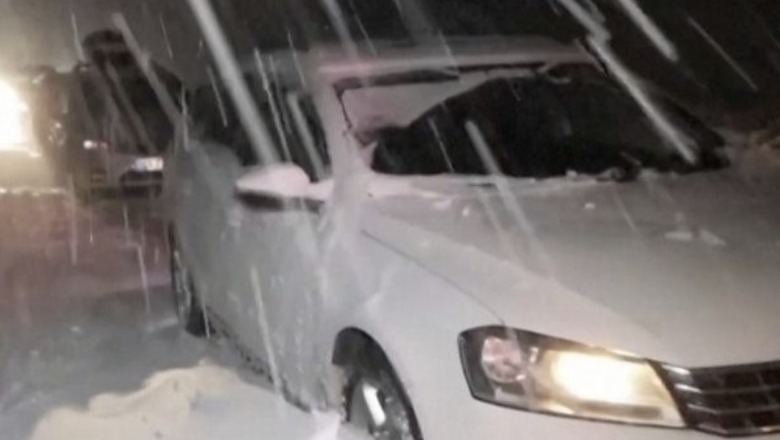 VIDEO/ Stuhi dëbore dhe temperatura deri në -43 °C në Suedi, bllokohen 1 mijë makina në autostradë