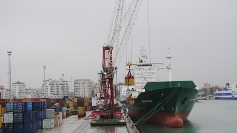 Moti i keq, Drejtoria e Përgjithshme Detare njofton anulimin e një lundrimi dhe shtyrjen e orarit për 2 nisje të tjera nga Porti i Durrësit