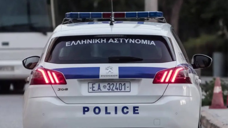 Abuzonte prej 11 vitesh me vajzën e partneres, arrestohet 36 vjeçari shqiptar në Greqi! Në banesë iu gjetën armë dhe drogë