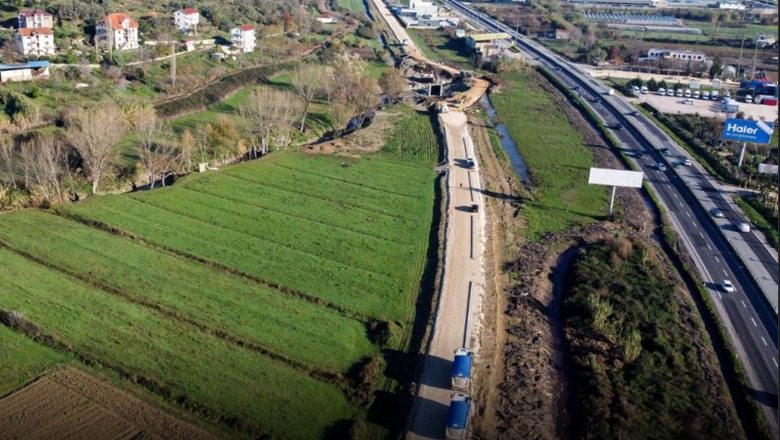 Hekurudha Durrës-Tiranë, qeveria miraton mbi 104 milionë lekë për shpronësimet 