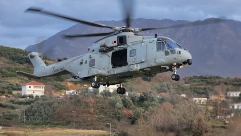 Dy helikopterë britanikë nesër spektakël në qiellin e Tiranës